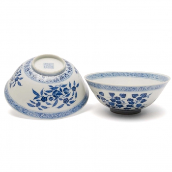 Two blue and white 'sanduo' bowls